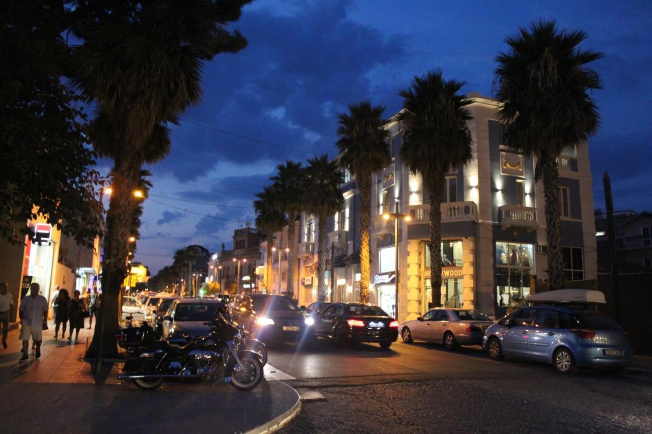 Hotel Veliera Durrës Exterior foto